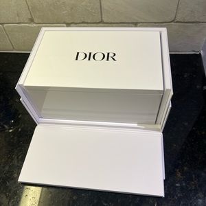 White lacquered Dior box with mirror - VIP exclusive